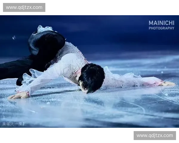 花样滑冰艺术与竞技的完美融合探索滑行中的优雅与力量之美 花样滑冰艺术与竞技的完美融合探索滑行中的优雅与力量之美